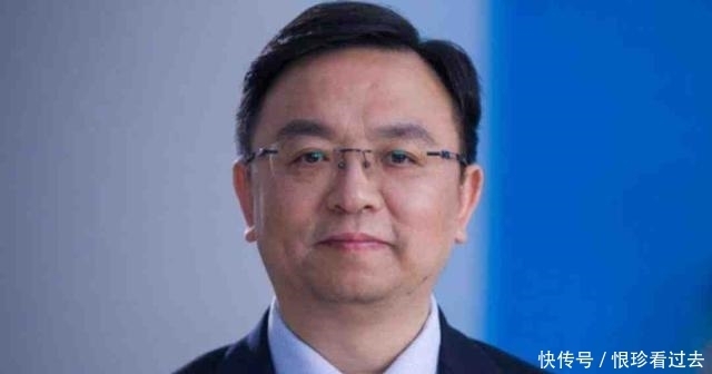 嫂子卖嫁妆供他读书,后创办比亚迪坐拥百亿身家,现与哥嫂住对门