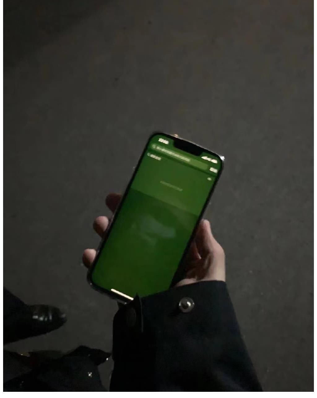 屏幕|用了30天，iphone13的屏幕让我崩溃，讲讲我的真实体验