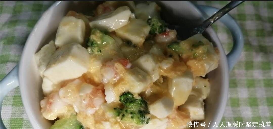 添加|11个月的宝宝,辅食应该如何添加?钙铁锌全方面营养跟上