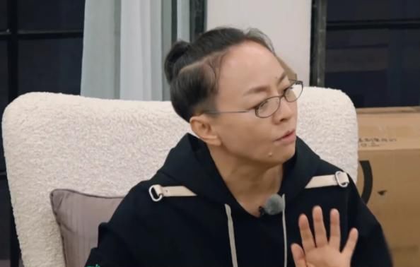 节目 61岁的宋丹丹节目里提问被张翰冷脸拒绝，晚饭时主动跟张翰道歉！