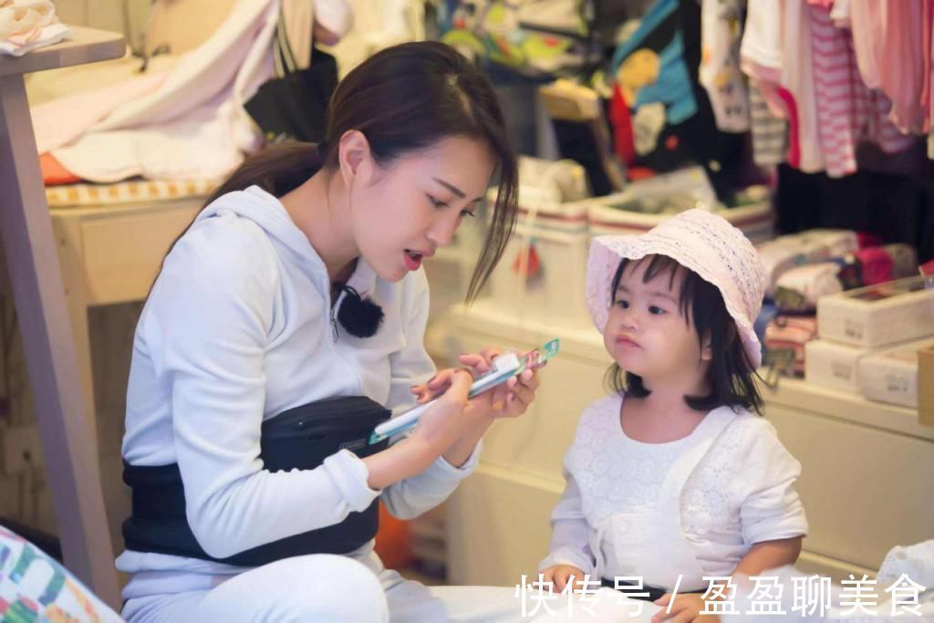 侮辱|11岁男孩被父母当众“脱光”:如果爱孩子,就请别当众侮辱他