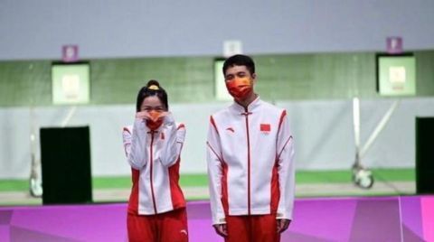 楊倩快樂大本營(yíng)再現(xiàn)比心名場(chǎng)面 解鎖各種比心方式好可愛