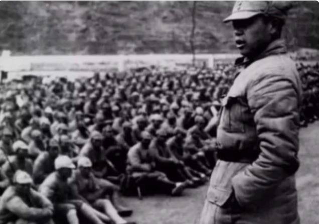 战士们|抗战时八路军都绑腿,为何抗美援朝时不绑?原因让人不敢相信