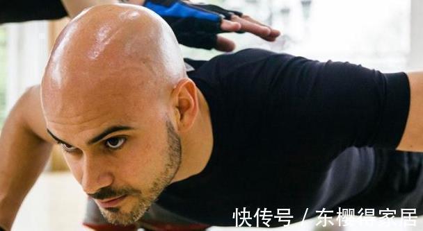 仰卧起坐|男人在睡觉前坚持做俯卧撑，可能有以下三种好处，早看早好！