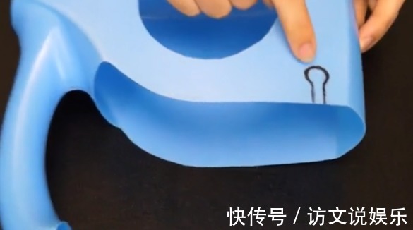 妙招|用完的洗衣液瓶不要扔，中间割2个圆还能这样用，超市要卖一百多