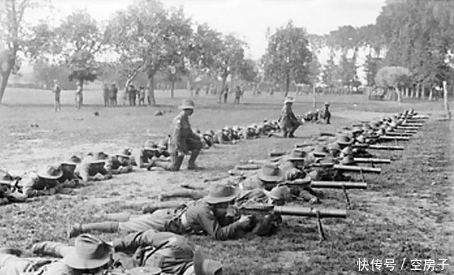 棍子|一战中的英国轻机枪，举起来能当棍子敲德军脑袋的刘易斯轻机枪