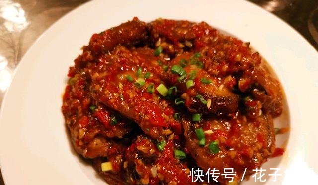 酸甜|酸甜开胃的鱼香茄饼,茄子和肉馅的完美结合,一盘根本不够吃!