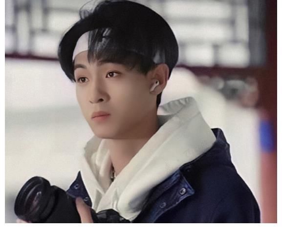 林一夾面，baby貼心抱住腿，陸地夫婦后，跑男終于明白怎么炒cp了