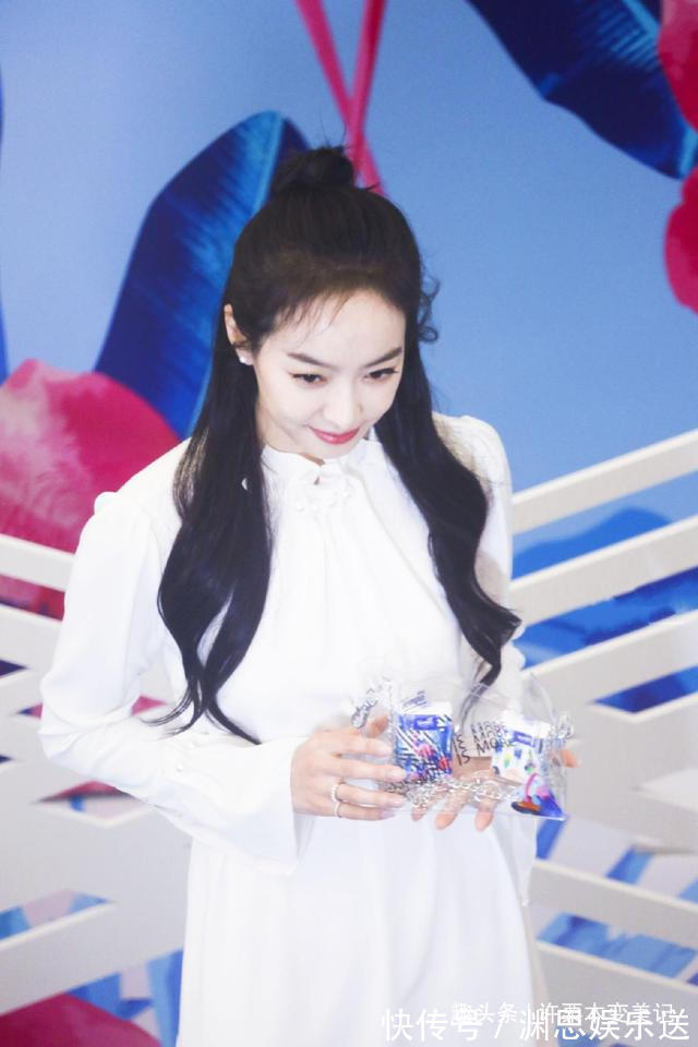 止汗露!包包里常放几样东西的,一般都是讲究的女人,你有几样