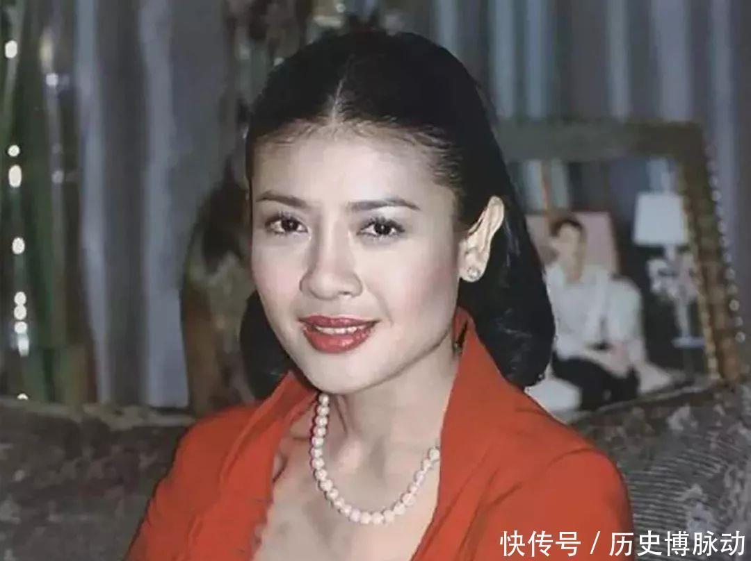 钻石项链|西拉米空有一腔奢华梦,和泰王结婚9年,就靠一条钻石项链撑场面