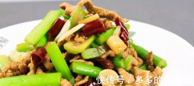 炒芹菜,要不要焯水大厨告诉你,这才是炒芹菜的正确吃法!