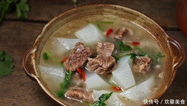 牛肉|冬天喝汤好季节,首选萝卜配牛肉,小火慢炖汤更鲜