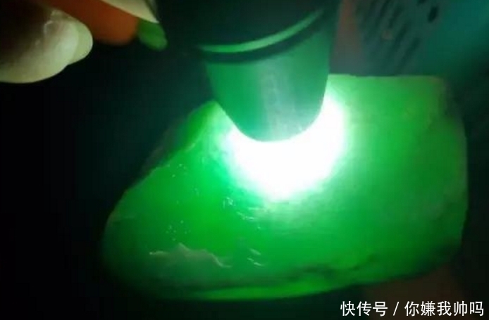 绿色|这样的奇石看到后真的好惊艳啊!