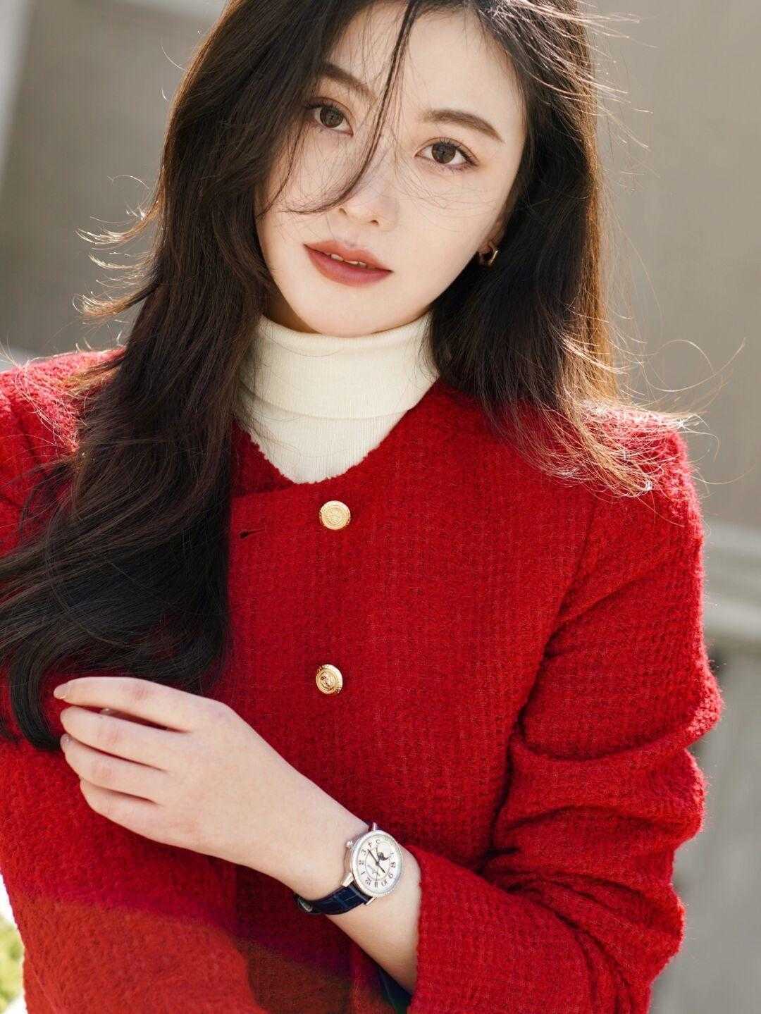 香风|日常穿搭技巧分享,高腰牛仔裤搭配小香风外套,让你美出新高度!