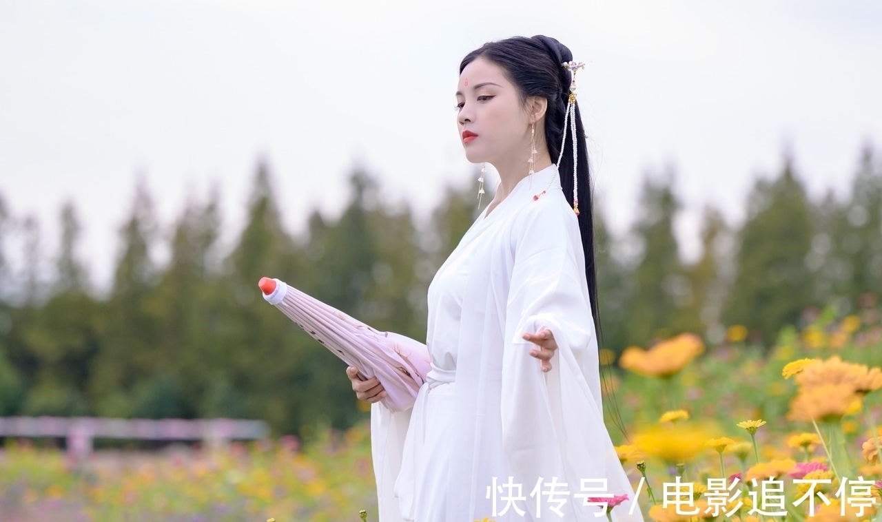 青山|词丨落桐翩似蝶衣行。一脉青山须纵马,休怕。吟风咏月寄浮生