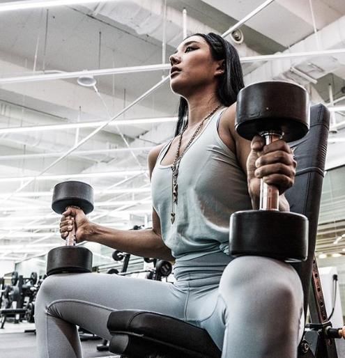 穿搭|她是韩国翘臀第一人,火爆全国给总统当私教,堪称健身服穿搭范本