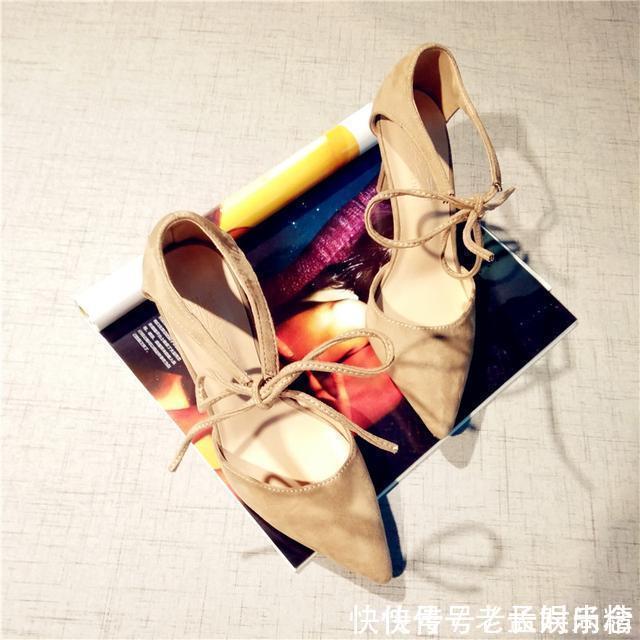 绑带 夏季时尚潮流凉鞋，修饰出女人的完美脚形