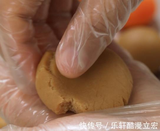 步骤|一斤板栗一碗面，配方比例全告诉你，教你做味道绝绝子的板栗月饼