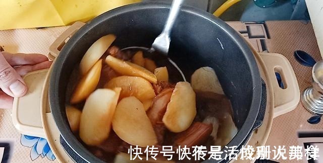 做红烧肉,加水炖就错了,难怪不香还油腻,大厨教你正确做法,香!