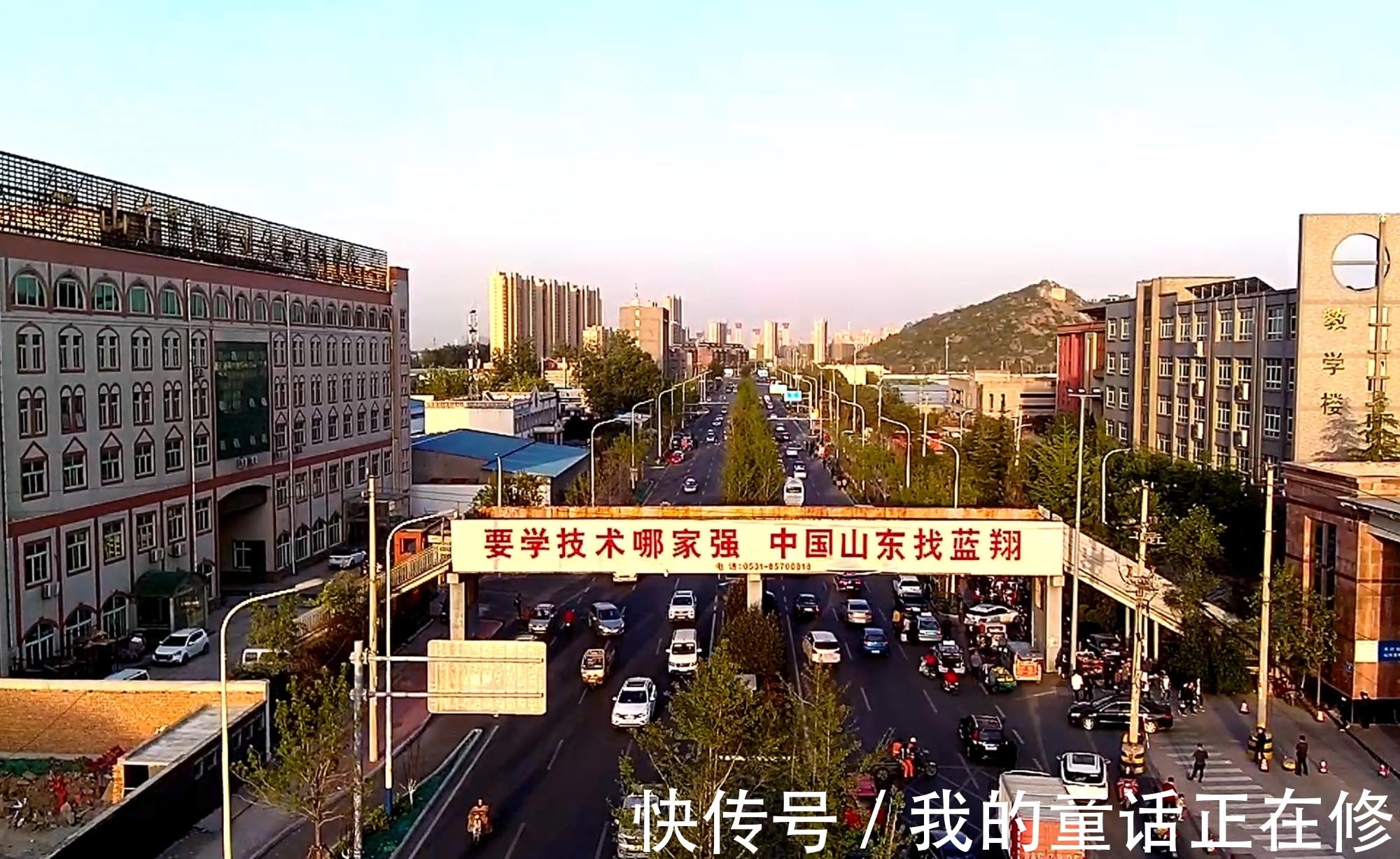 小伙伴|蓝翔学姐太美了！蓝翔虎牙首播人气爆棚，学姐电话被打爆！