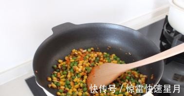 炒饭也能做的很好吃,食材丰富,孩子也喜欢!