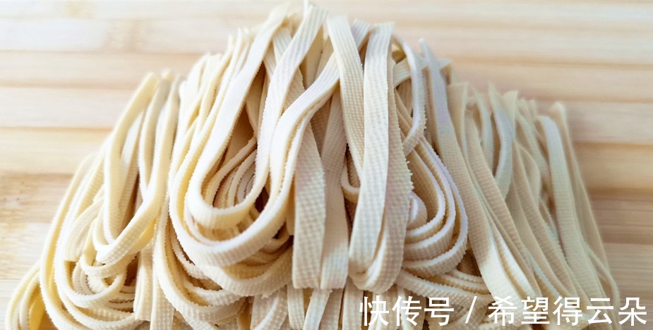 洋葱|夏天，凉菜如此做，上桌就抢光，开胃下饭，比吃肉还过瘾，太香了！