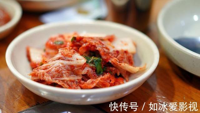 保护血管|高血压人群须知:4物请撤下饭桌,管住嘴,血压兴许乖乖“听话”