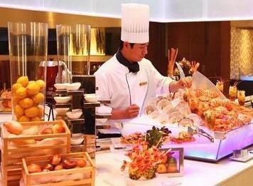 饮料|吃自助餐时，聪明人只拿“这3种”饮料，老板：难怪那么能吃