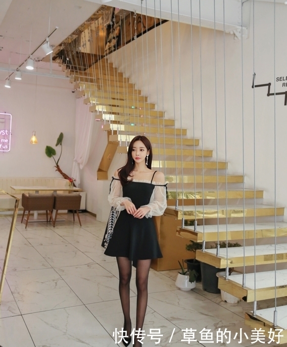 私房真正:女神孙允珠清纯蝉翼薄肤丝滑鹅绒背带裙性感时尚