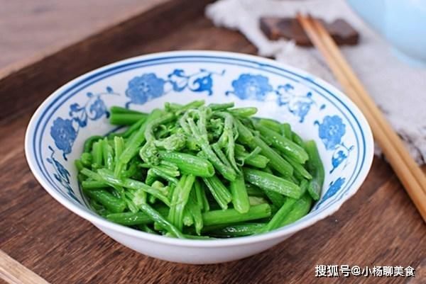 茄子|入秋后,吃茄子吃豆角,不如吃它,1块5一斤,钙却是鸡蛋的6倍