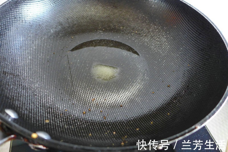 蘑菇|家常葱烧蘑菇,简单炒一炒,比肉都好吃,下饭又解馋