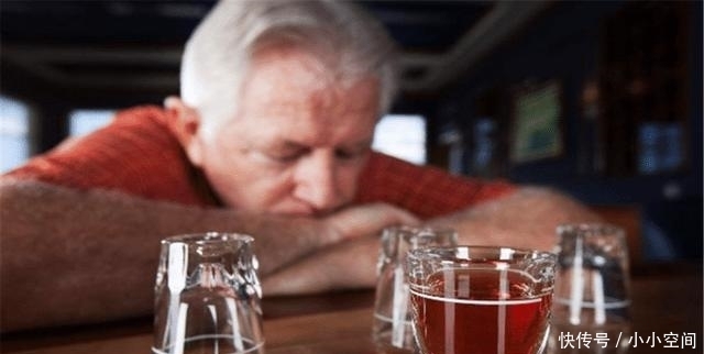 找上门|经常手麻要高度重视,这几类食物千万别吃,中风随时会“找上门”