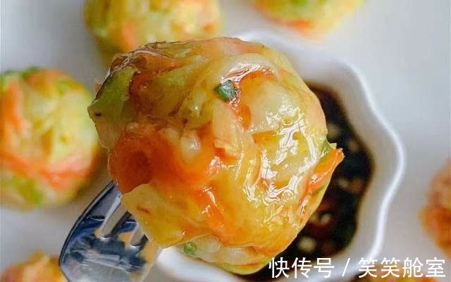 减脂|胡萝卜和包菜一起蒸，原来这么好吃，低脂饱腹，减脂期要多吃