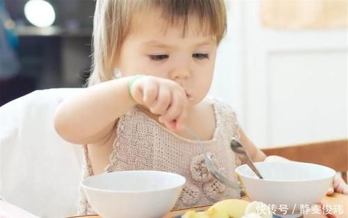 儿科|宝宝早饭先喝奶还是先吃辅食?儿科专家:顺序不对影响肠胃消化