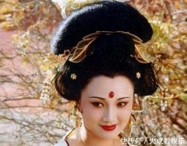 牡丹花|“人间牡丹花”林芳兵增肥50斤，神还原140斤丰腴美杨贵妃