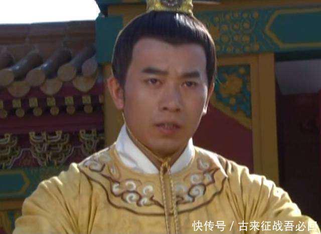 功臣|皇帝对功臣说：你儿剑法不错，功臣把儿子首级砍下，扔皇帝面前