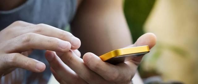 孩子|爸爸通宵玩手游，妈妈追剧不吃饭，儿子怒了必须制定作息时间表