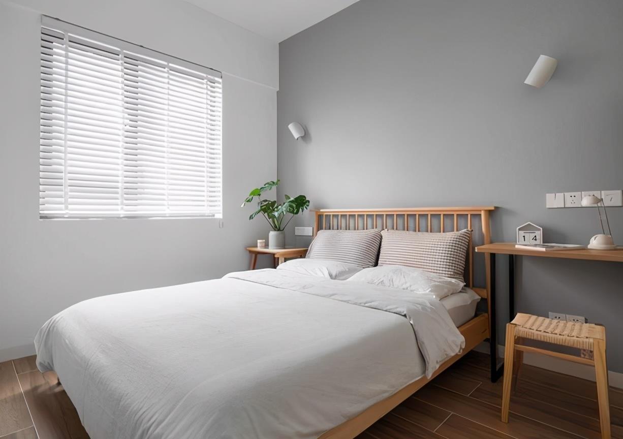 实木|邻居的小一居,每寸空间不放过,整面墙的餐边柜时尚大气,真实用