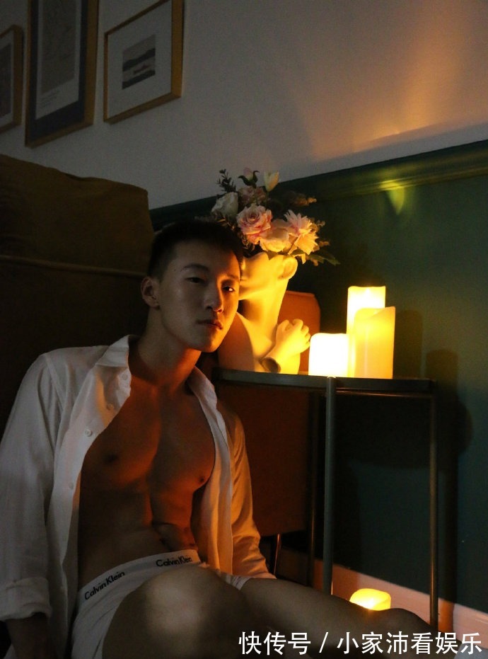 毕业|大学四年练就满身肌肉,毕业即巅峰,一口气拍了十套写真!