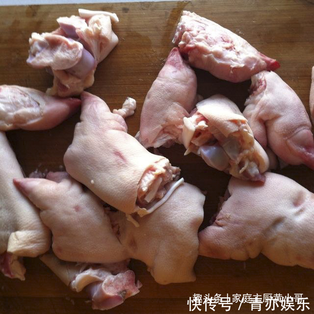 卤猪蹄掌握此妙招,比熟肉店买的还好吃,软烂入味满满的椒盐蛋白