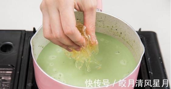 自己在家也能做抹茶西米冻,做法超简单,质地Q弹又筋道!