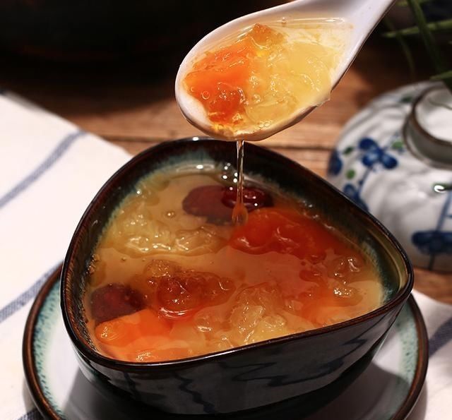 女人|女人堅持每天睡前吃點它 ,補充膠原蛋白,皮膚活性越來越好