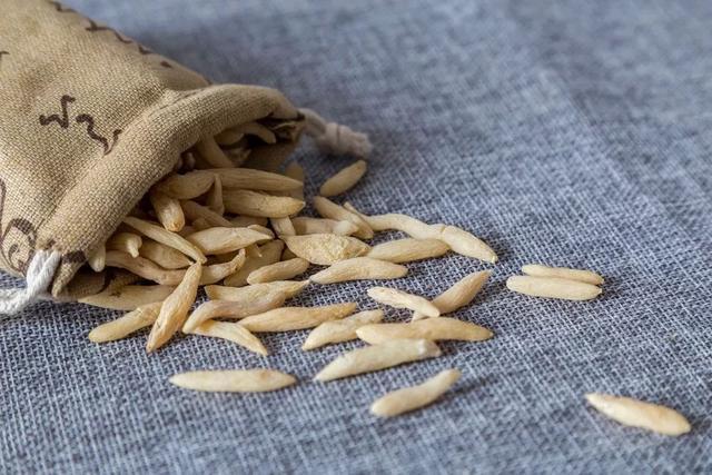 枸杞泡水|枸杞泡水喝,别犯两个错,不然营养都浪费了!但怎样吃更好