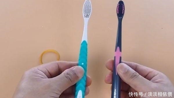 两个旧牙刷绑在一起太厉害了,我也是今天才知道,实用