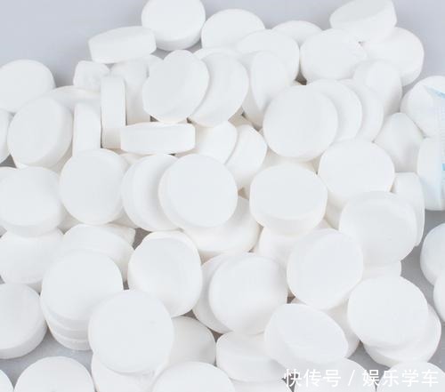 马桶刷得勤快还是容易脏,水箱加点“精”,马桶天天像新的!