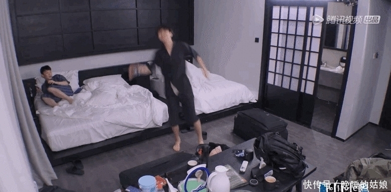 董子健劝酒王俊凯,连累王俊凯高反严重