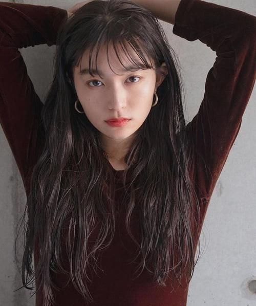 小脸|披发和扎发怎么选,看脸型还要看脖子,扎发小技巧