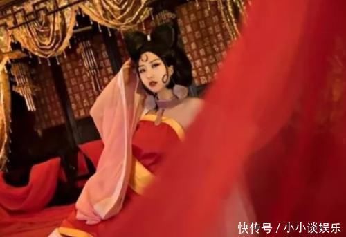 cos|15岁初中生撞脸“动漫妲己”走红,当看清她cos妲己简直是一比一还原