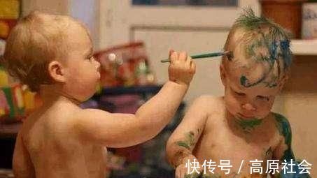 女童|两名五岁幼童挖隧道,成功“逃离”幼儿园,网友地道战后继有人