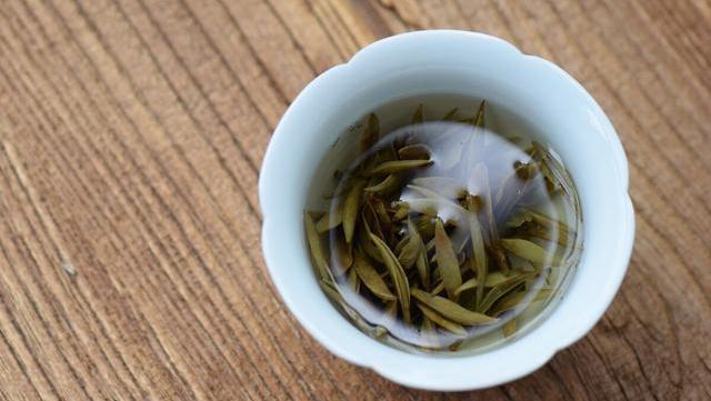 为什么银针很少用来压饼,而用寿眉压饼很普遍看完涨知识